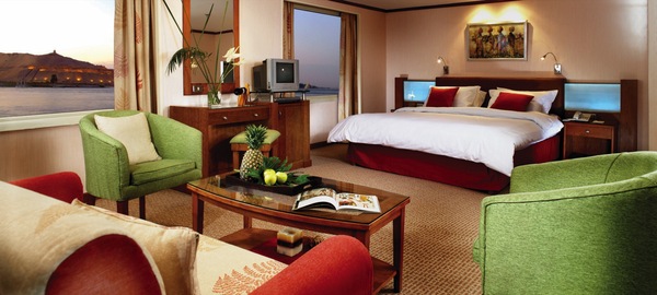 APT MS Royal Lotus - Royal Suite.jpg